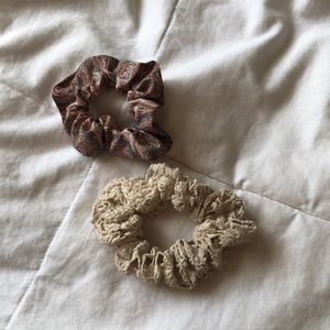 Scrunchies (pack of 2)